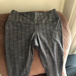 Lululemon ziggy capris